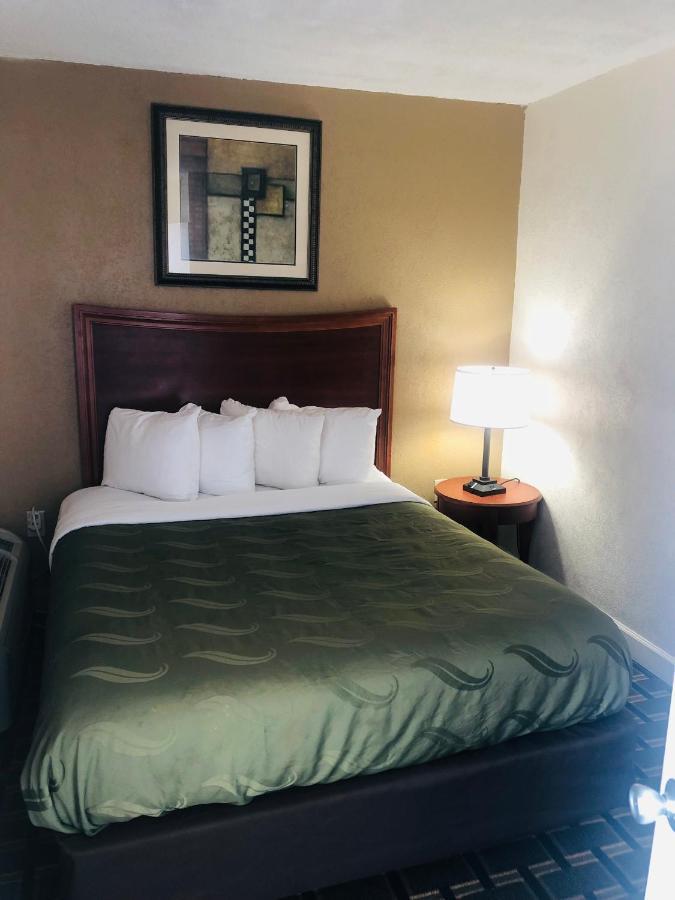 Quail Inn And Suites - Миртл-Бич Экстерьер фото