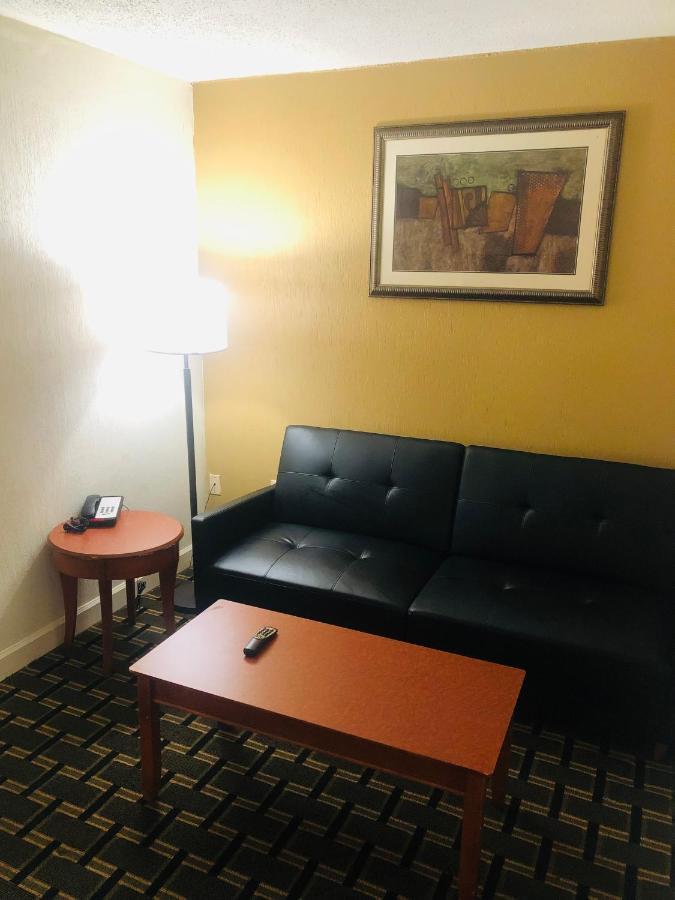 Quail Inn And Suites - Миртл-Бич Экстерьер фото